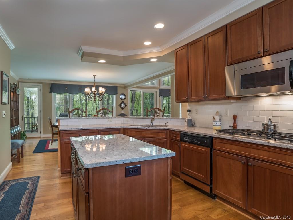 113 Little Cherokee Ridge Hendersonville, NC 28739 - Photo 11 of 37 Gallery Image 11