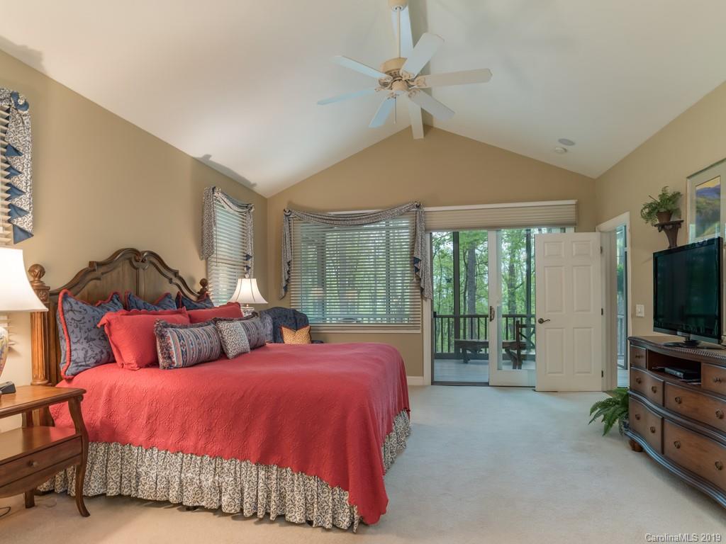 113 Little Cherokee Ridge Hendersonville, NC 28739 - Photo 14 of 37 Gallery Image 14