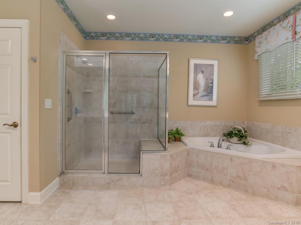 113 Little Cherokee Ridge Hendersonville, NC 28739 - Photo 15 of 37 Gallery Image 15