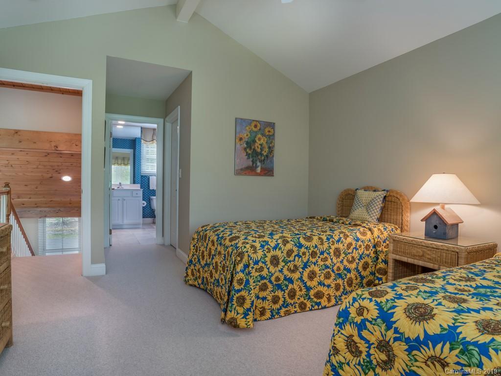 113 Little Cherokee Ridge Hendersonville, NC 28739 - Photo 20 of 37 Gallery Image 20