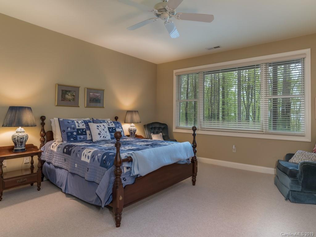 113 Little Cherokee Ridge Hendersonville, NC 28739 - Photo 27 of 37 Gallery Image 27