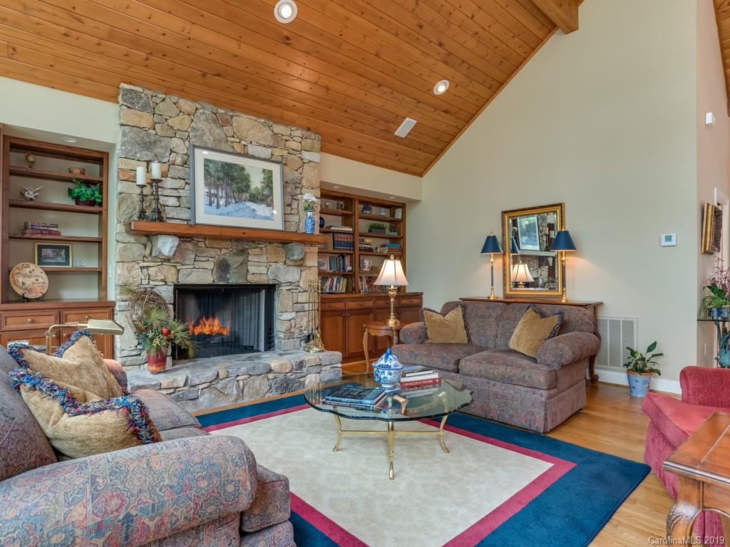 113 Little Cherokee Ridge Hendersonville, NC 28739 - Photo 5 of 37 Gallery Image 5