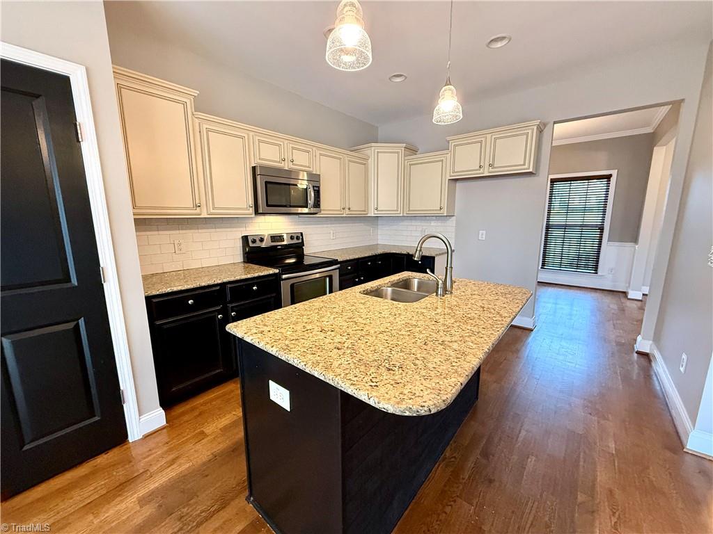 3403 Garrick Trace Browns Summit, NC 27214 - Photo 10 of 49 Kitchen with Pantry