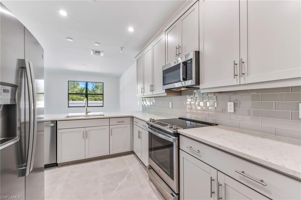 7574 Rockefeller Drive Naples, FL 34119 - Photo 11 of 37