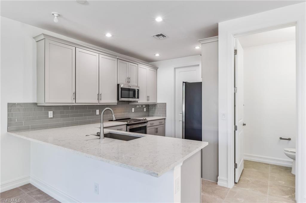 7574 Rockefeller Drive Naples, FL 34119 - Photo 9 of 37