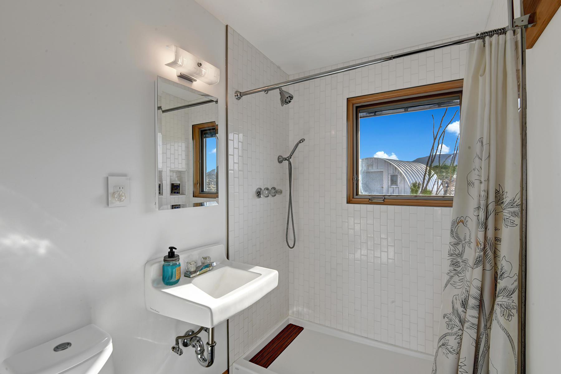 CABIN BATHROOM MLS