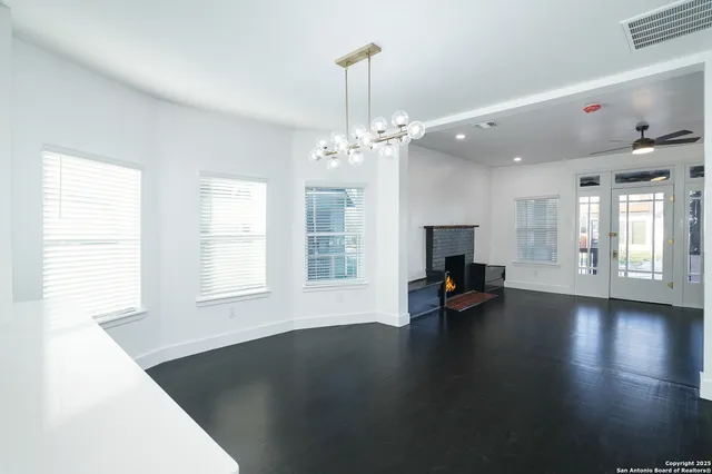 $3,000 | 1222 Hays Street, San Antonio, TX 78202