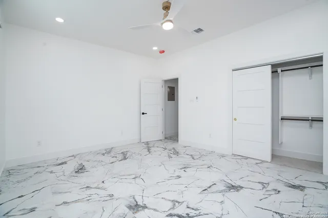 $3,000 | 1222 Hays Street, San Antonio, TX 78202