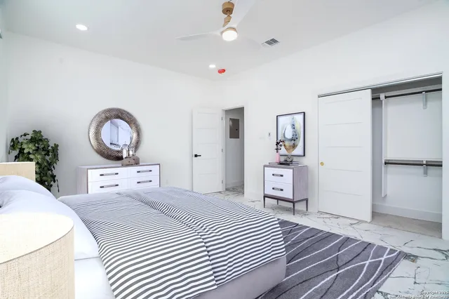 $3,000 | 1222 Hays Street, San Antonio, TX 78202