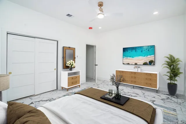 $3,000 | 1222 Hays Street, San Antonio, TX 78202