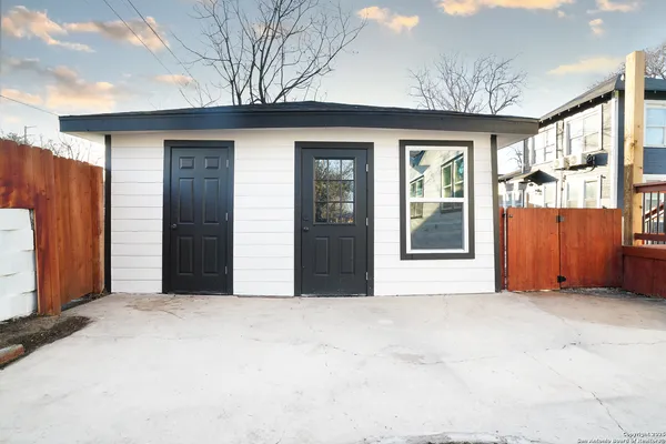 a view of an entrance door of the house