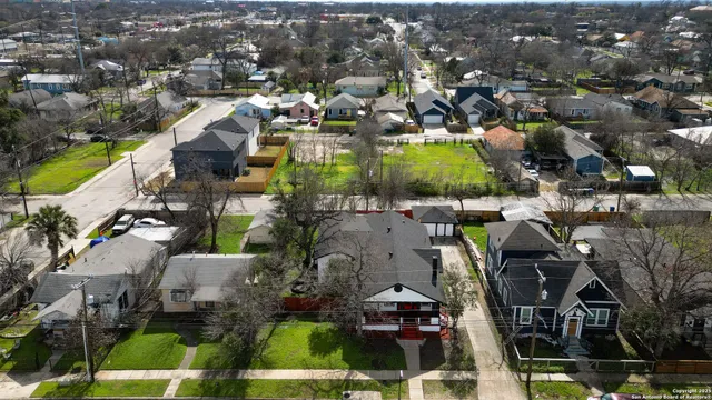 $3,000 | 1222 Hays Street, San Antonio, TX 78202