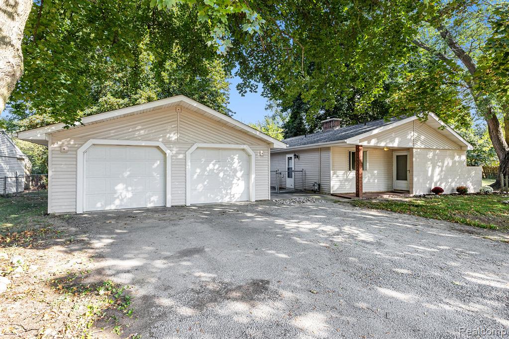 320 Barker Road Whitmore Lake, MI 48189 - Photo 1 of 27 Gallery Image 1