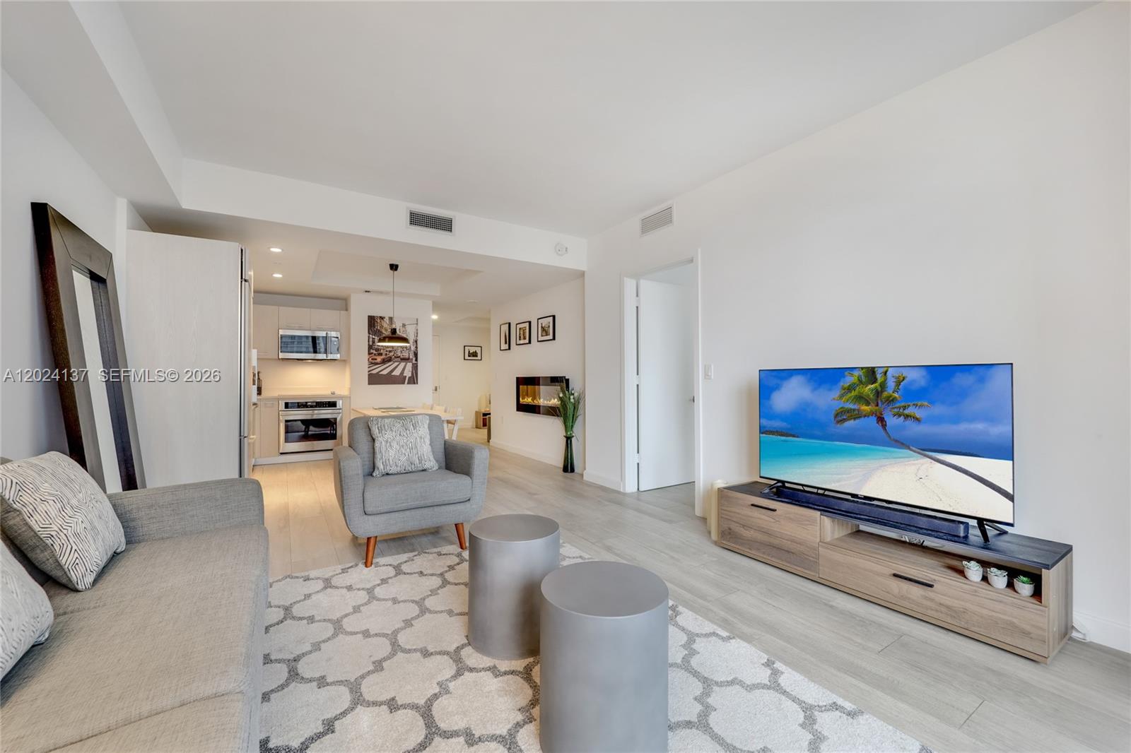 45 Southwest 9th Street, Unit 1905 Miami, FL 33130 - Photo 3 of 13