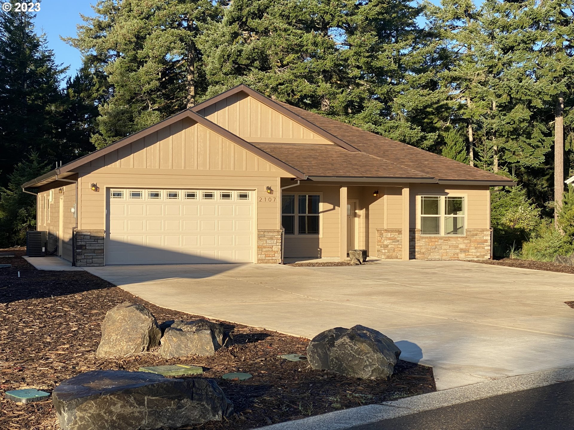 2107 Willow Loop Florence, OR 97439 - Photo 1 of 30 Gallery Image 1