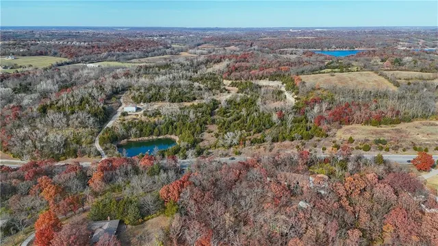 $325,000 | 19430 West 87th Lane, Lenexa, KS 66220