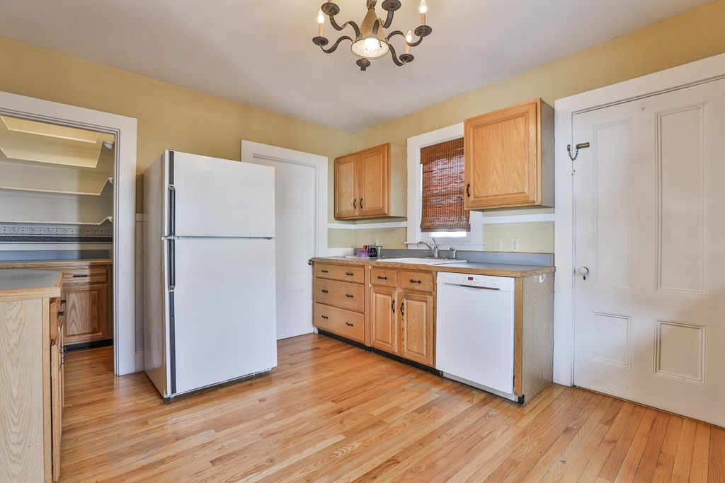 39-41 Pearl Street Amesbury, MA 01913 - Photo 6 of 30