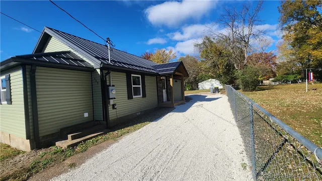 $179,000 | 409 East McNair Street, Versailles, MO 65084