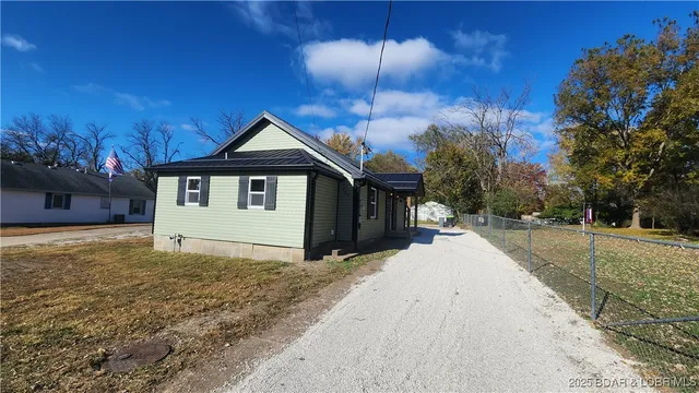 $179,000 | 409 East McNair Street, Versailles, MO 65084