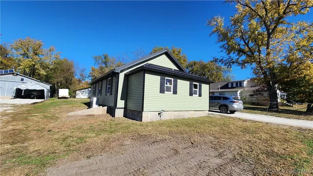 $189,000 | 409 East McNair Street, Versailles, MO 65084
