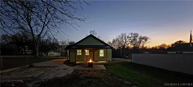 $179,000 | 409 East McNair Street, Versailles, MO 65084