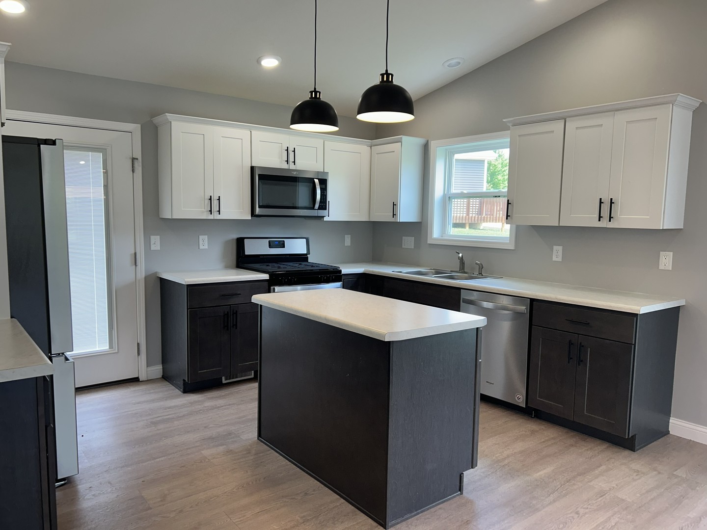 35 Winding Way Bloomington, IL 61705 - Photo 4 of 5