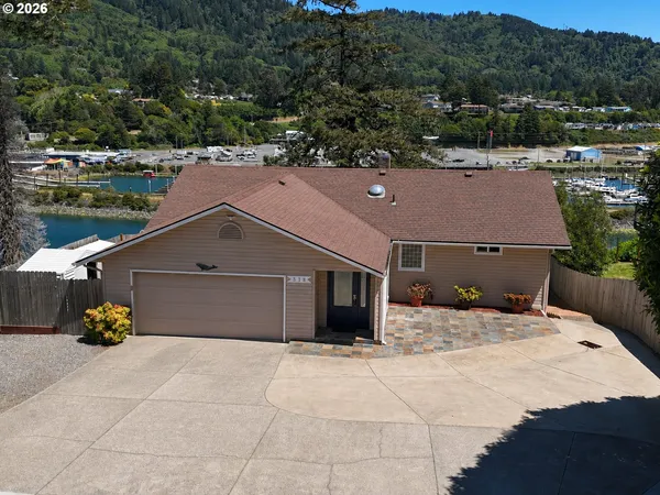 $999,999 | 318 Del Norte Lane, Brookings, OR 97415