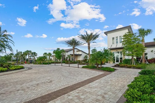 $353,500 | 17713 Crescent Moon Loop, Bradenton, FL 34211