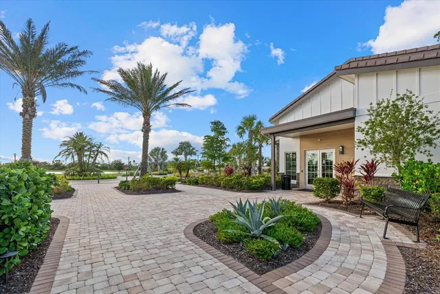 $353,500 | 17713 Crescent Moon Loop, Bradenton, FL 34211