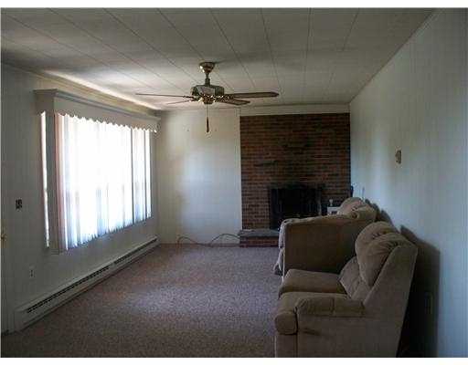257 Shore Road Westerly, RI 02891 - Photo 4 of 10 Living Room.