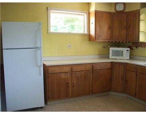 257 Shore Road Westerly, RI 02891 - Photo 5 of 10 Kitchen.