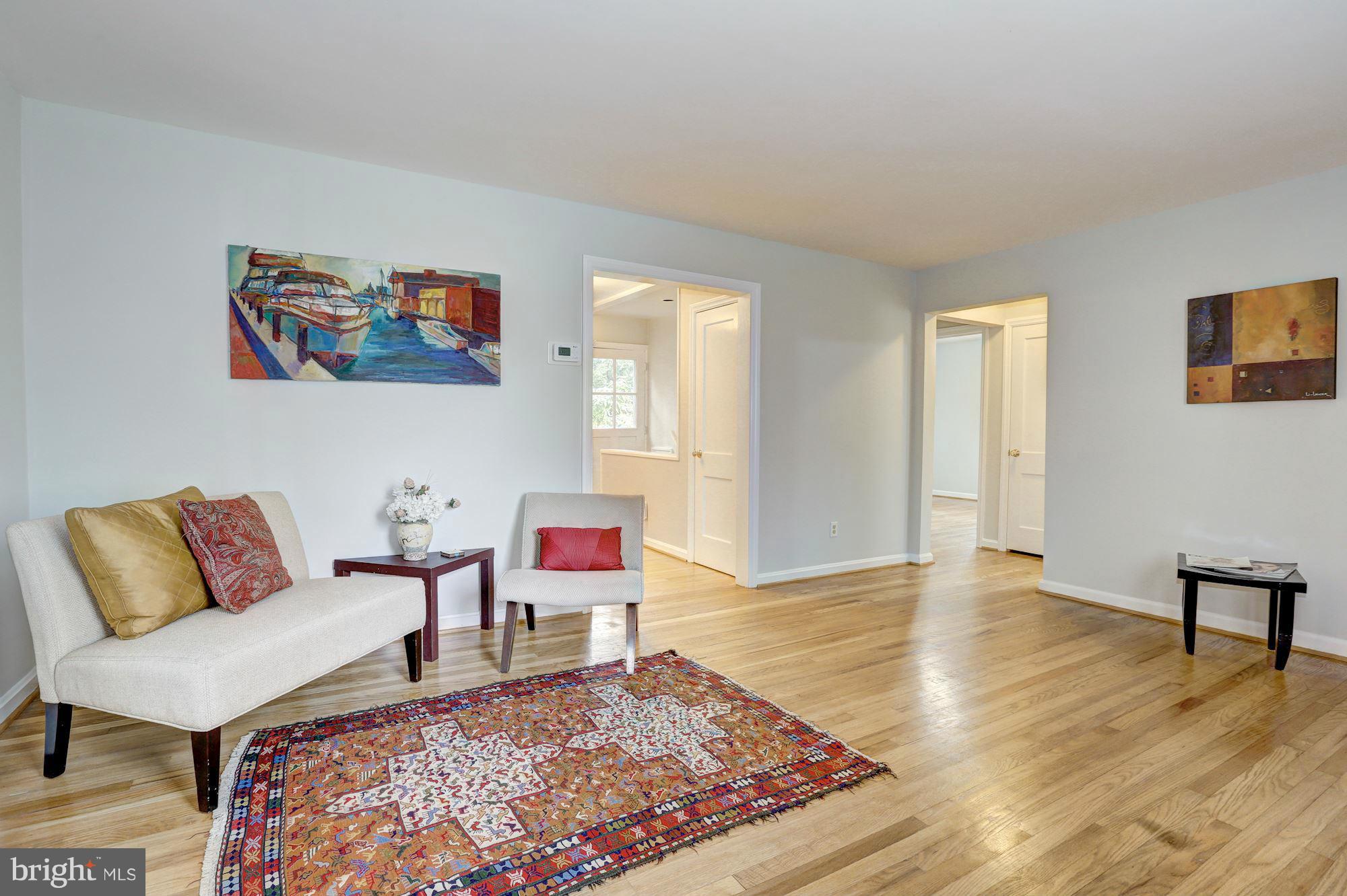 2904 Collins Avenue Silver Spring, MD 20902 - Photo 4 of 24 Living Room