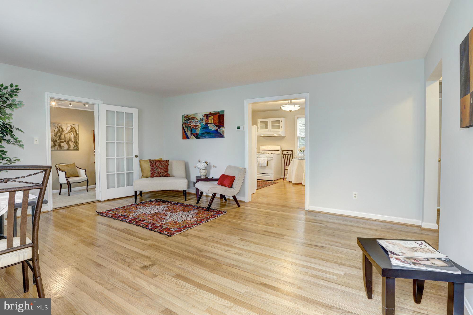 2904 Collins Avenue Silver Spring, MD 20902 - Photo 5 of 24 Living Room
