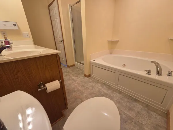 $2,950 | 15842 Frisian Lane, Apple Valley, MN 55124