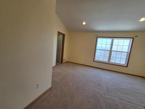 $2,950 | 15842 Frisian Lane, Apple Valley, MN 55124