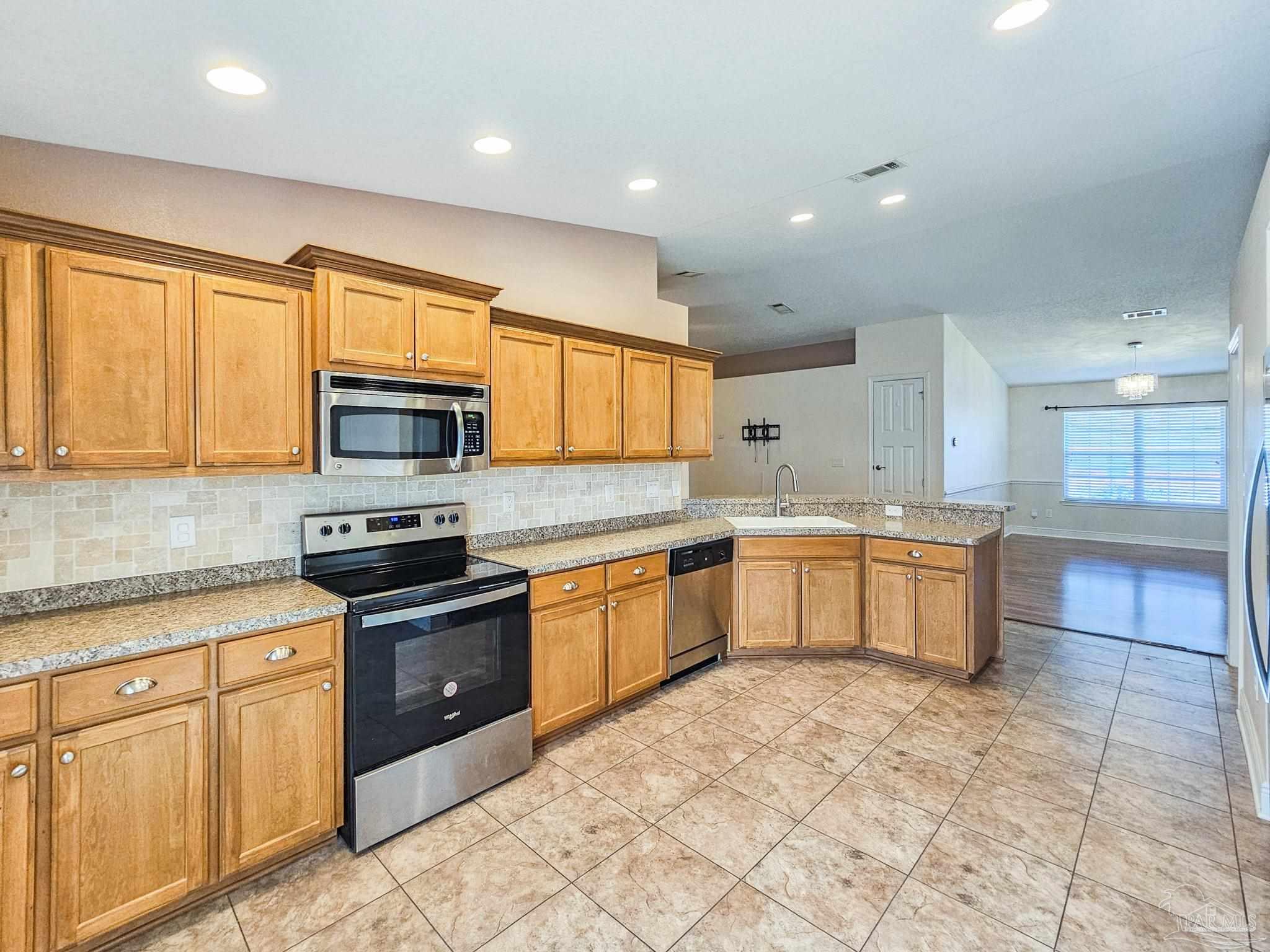 6305 Parakeet Trail Pensacola, FL 32503 - Photo 9 of 31