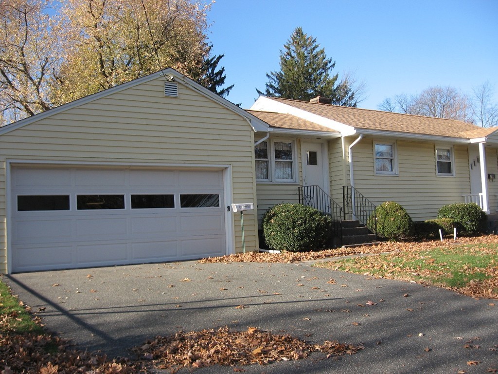 42 Francis Street Springfield, MA 01104 - Photo 2 of 16