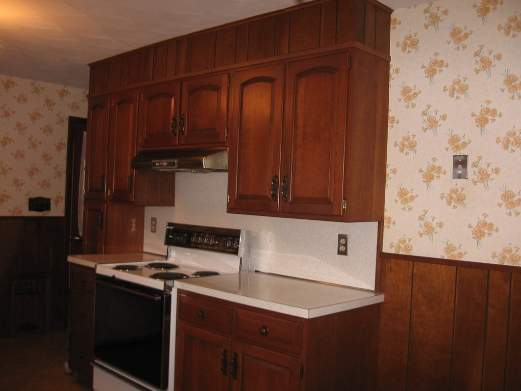 42 Francis Street Springfield, MA 01104 - Photo 5 of 16