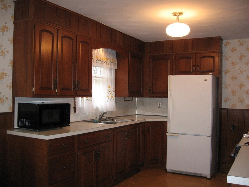 42 Francis Street Springfield, MA 01104 - Photo 6 of 16