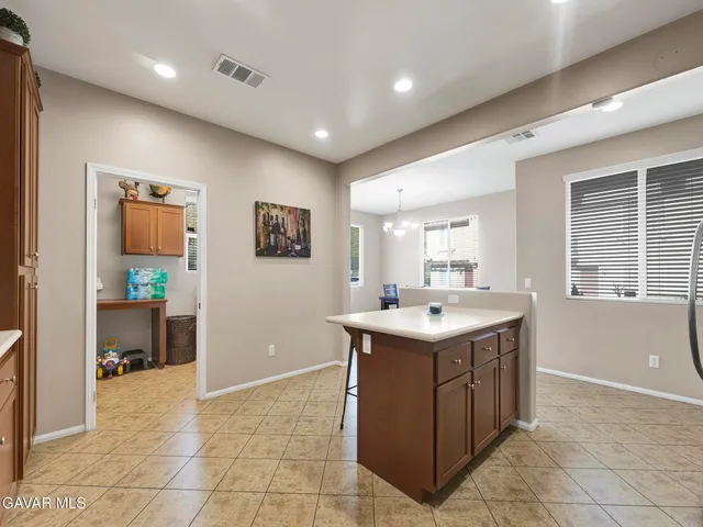 $599,900 | 28040 Catherine Drive, Santa Clarita, CA 91351