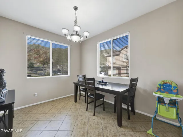 $599,900 | 28040 Catherine Drive, Santa Clarita, CA 91351