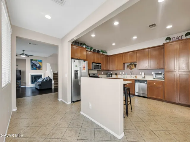 $599,900 | 28040 Catherine Drive, Santa Clarita, CA 91351