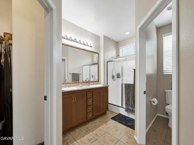 $599,900 | 28040 Catherine Drive, Santa Clarita, CA 91351