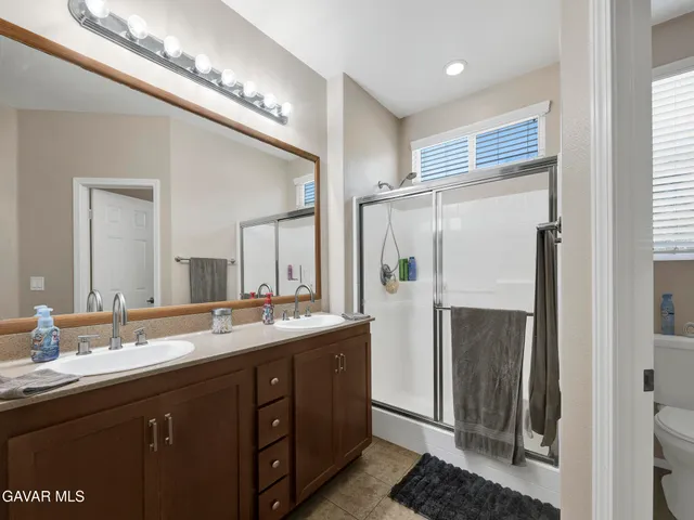 $599,900 | 28040 Catherine Drive, Santa Clarita, CA 91351