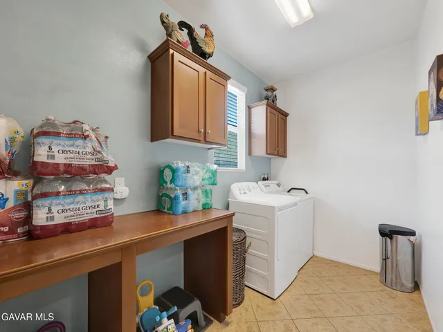 $599,900 | 28040 Catherine Drive, Santa Clarita, CA 91351