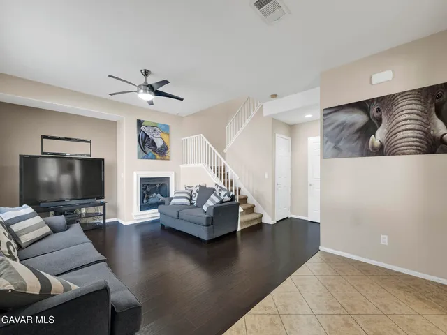 $599,900 | 28040 Catherine Drive, Santa Clarita, CA 91351