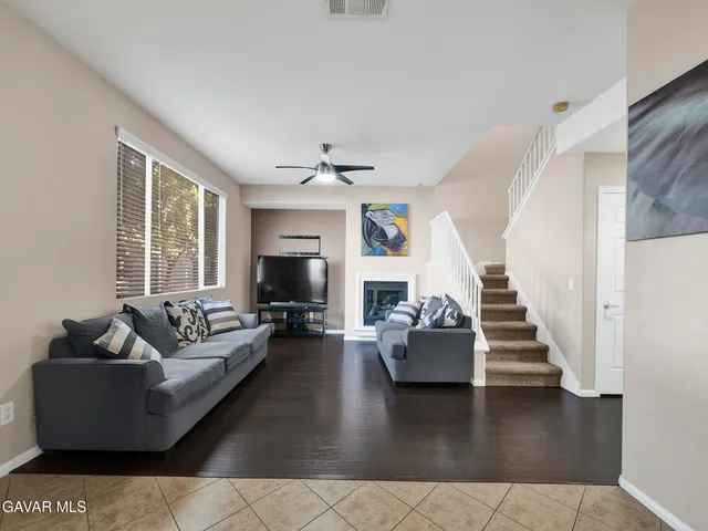 $599,900 | 28040 Catherine Drive, Santa Clarita, CA 91351