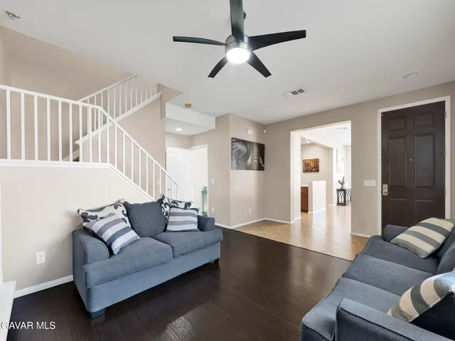 $599,900 | 28040 Catherine Drive, Santa Clarita, CA 91351