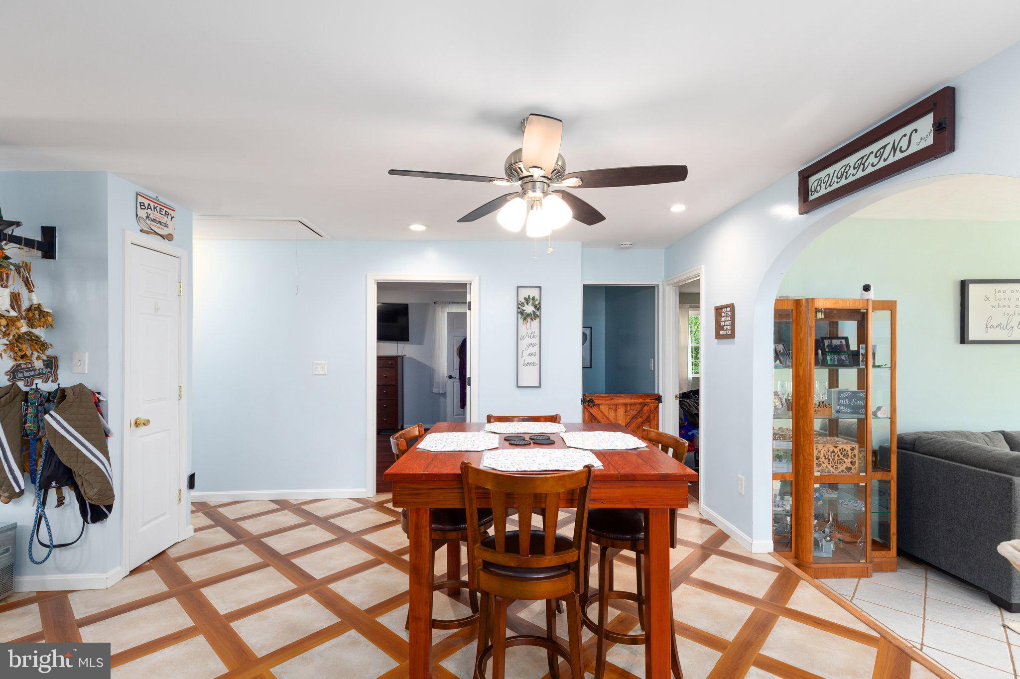 6826 Woodbine Road Delta, PA 17314 - Photo 8 of 32 Plenty of Eating Area
