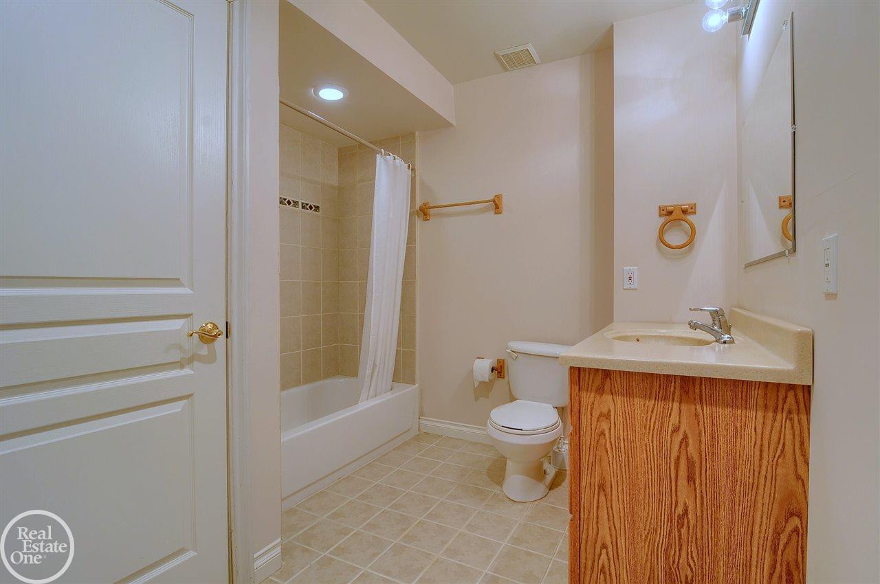 538 Springview Drive Rochester, MI 48307 - Photo 55 of 58